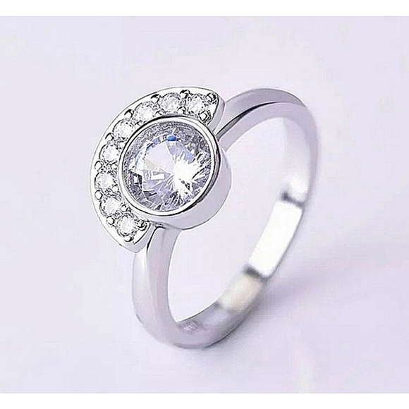 NEW Women's‎ 2 ct 925 Silver Half Moon Solitaire Simulated Diamond Ring, Size 7 - Picture 3 of 9